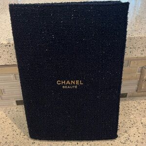 VIP/GWP CHANEL Beaute Navy/Gold Notebook